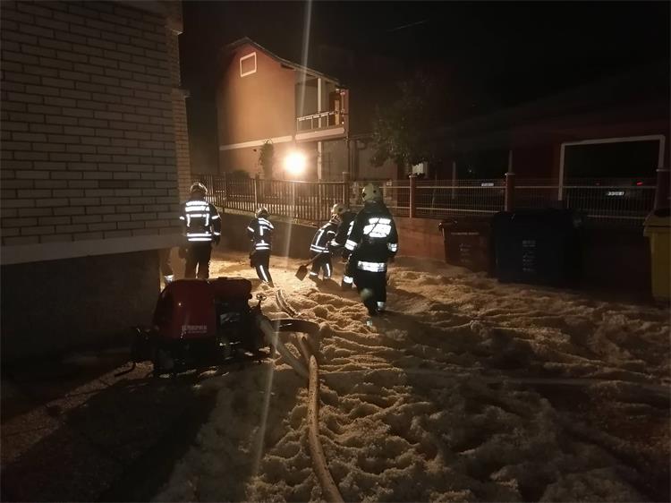 Slika /slike/dvd bedekovčina 5.jpg